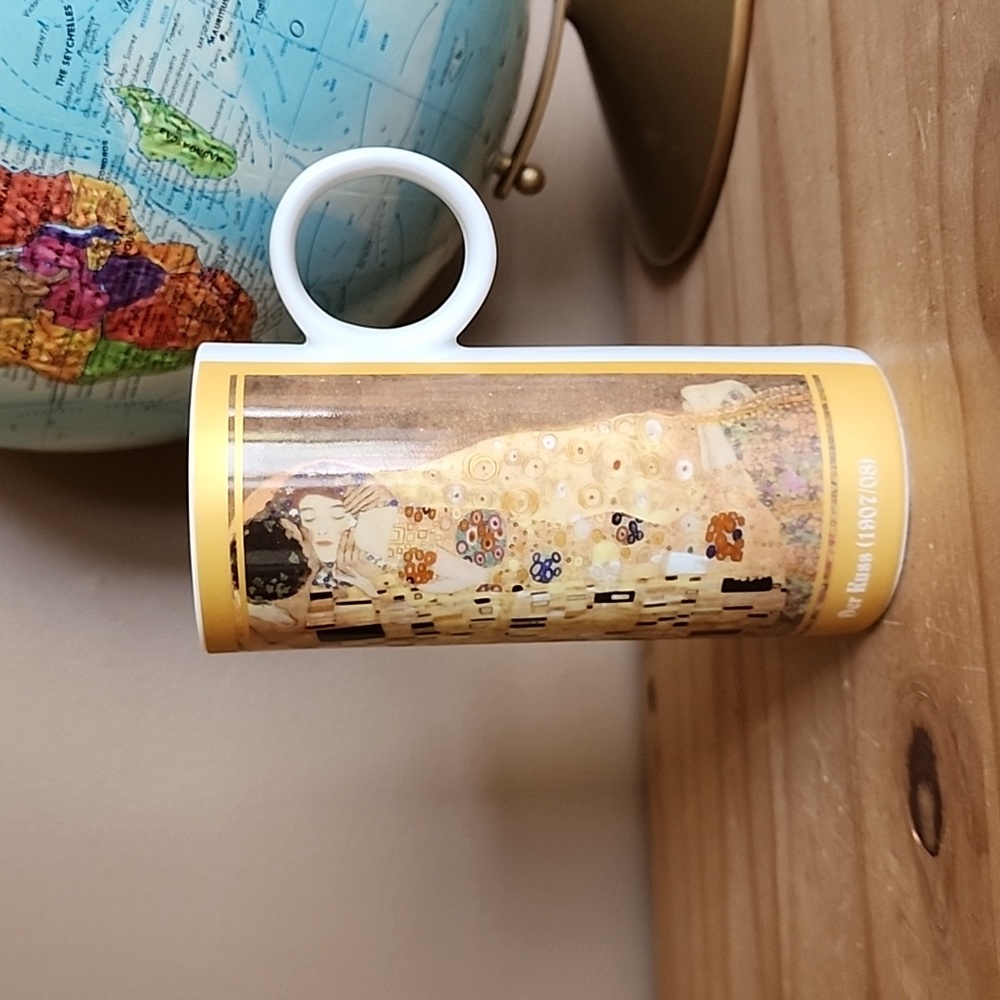 Gustav Klimt The Kiss mug Konitz Art Collection